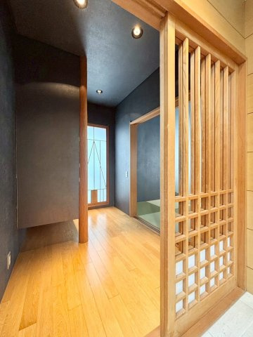 旭ヶ丘３丁目　戸建のその他|リビングと和室をつなぐ趣ある和空間。来客時のプライベート空間としても◎
