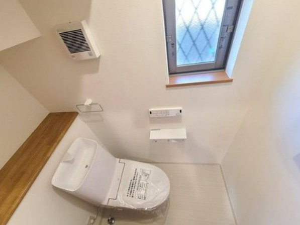 【中古】川越市仙波町中古住宅のトイレ|シンプルなトイレスペースです♪