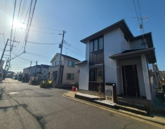 【中古】川越市仙波町中古住宅の前面道路含む現地写真|前面道路含む現地写真です