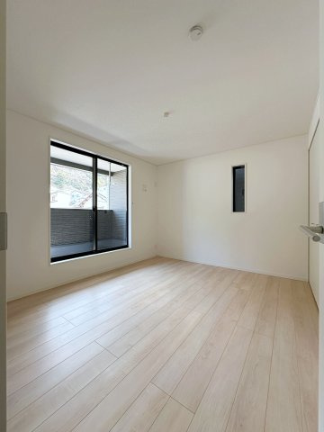 ●東区温品3丁目の洋室|2階7帖の広々とした主寝室☆