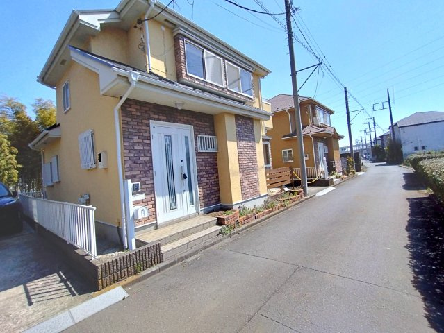 相模原市中央区東淵野辺三丁目戸建③の前面道路含む現地写真