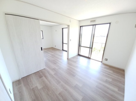 コンパクトで使いやすい洋室です