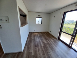 ゆったり過ごせる居間です