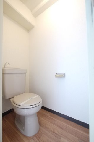 アルフィーネ厚生町のトイレ|※写真は別の部屋のものです。