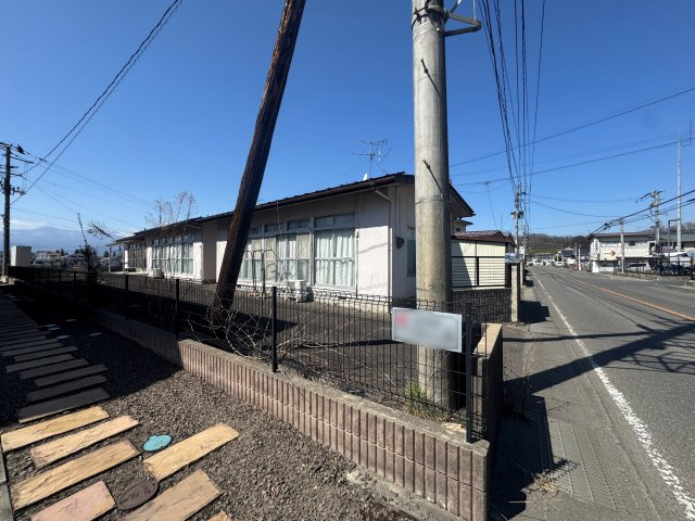 想定年間賃料151万　想定利回り8.1％　木造の外観