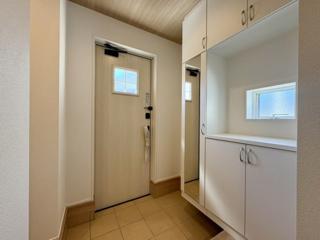 土佐市蓮池3期2棟　2号棟の玄関