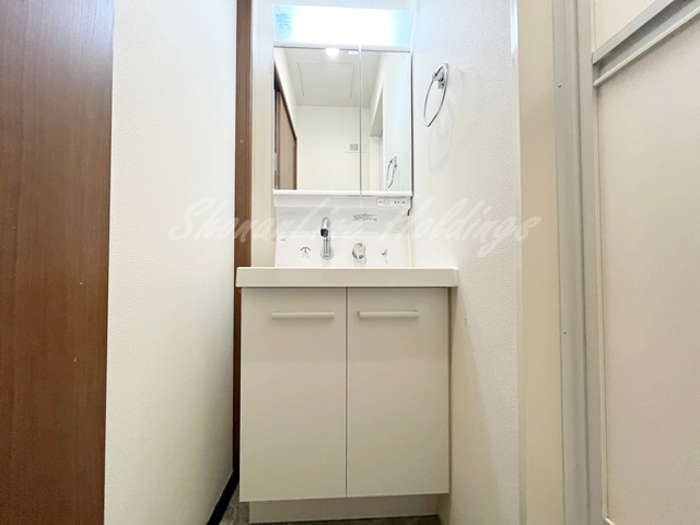 ルナ・プロモントアの洗面所|シャワー付き洗面台♪