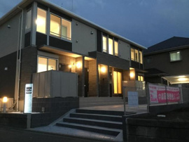 外観写真（夜）