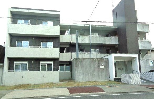 コーポハルラサン北棟の外観