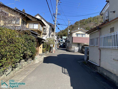 修学院千万田町 中古戸建の前面道路含む現地写真