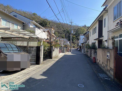 修学院千万田町 中古戸建の前面道路含む現地写真