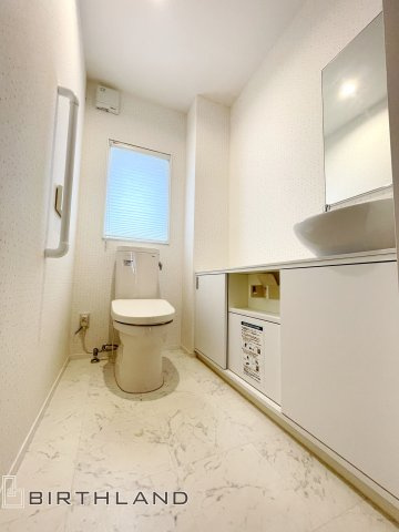 堤二丁目　ガレージ付き中古戸建てのトイレ
