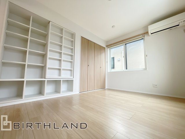 堤二丁目　ガレージ付き中古戸建ての洋室