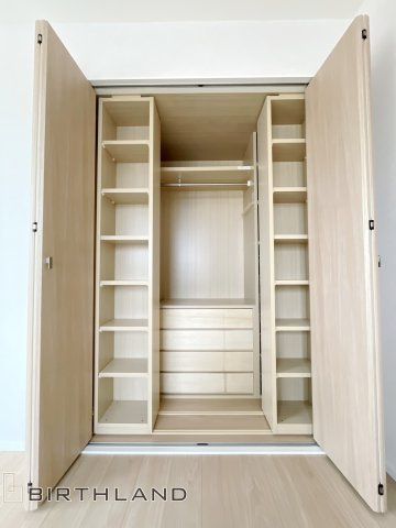堤二丁目　ガレージ付き中古戸建ての収納