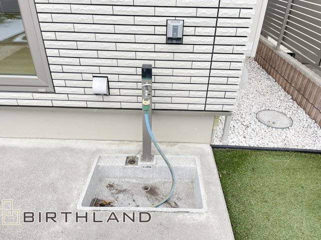 堤二丁目　ガレージ付き中古戸建ての外観