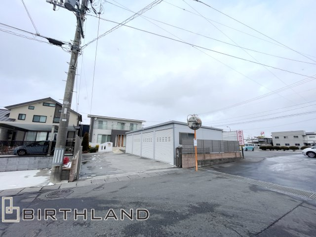 堤二丁目　ガレージ付き中古戸建ての前面道路含む現地写真|前面道路　南側