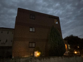 外観写真（夜）