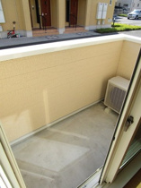 お洗濯にも便利なバルコニー付き