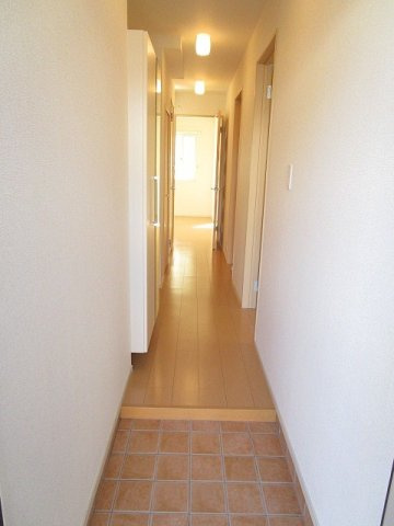 毎日通る玄関はこちらです