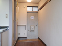 落ち着いた玄関です