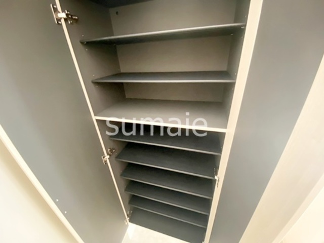 SNOW MAINTAINの玄関|シューズボックス！