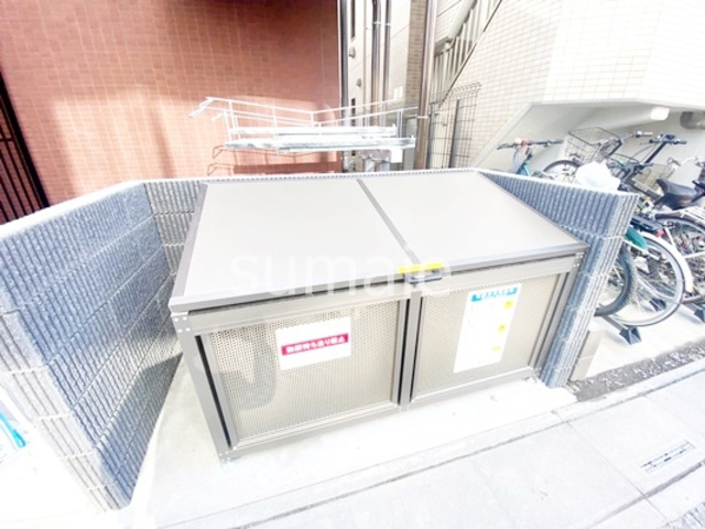 SNOW MAINTAINのその他共用部分|敷地なゴミ置き場！