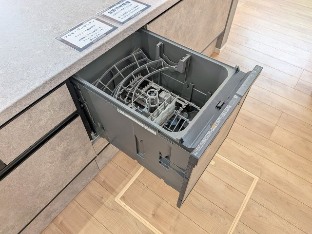 八王子市　東浅川町　新築一戸建て　８期のキッチン|～食洗機つき　食事後の洗い物はお任せ、節水・時短でメリットたくさん～