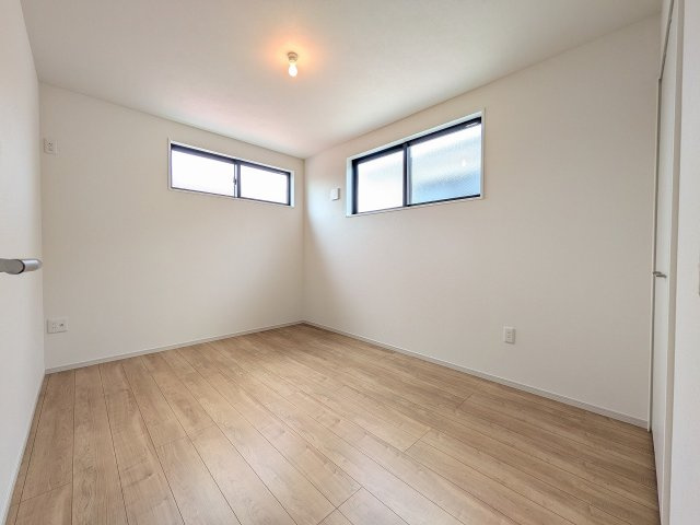 八王子市　東浅川町　新築一戸建て　８期の子供部屋|～2階6.0帖の洋室　2面採光で明るく風通しの良いお部屋です～