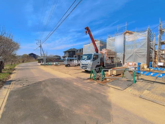 土浦市神立町　新築戸建　A号棟の前面道路含む現地写真