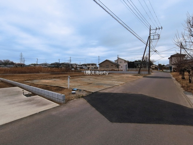 土浦市神立町　新築戸建　A号棟の前面道路含む現地写真