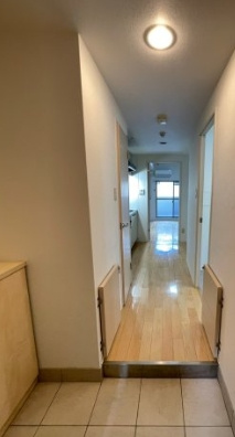 TMK江坂の玄関