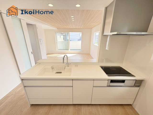 明石市二見町福里　新築戸建のキッチン|【ホームページに現地動画掲載中】●年中無休：当日予約可●人気の対面式のキッチンで明るい！