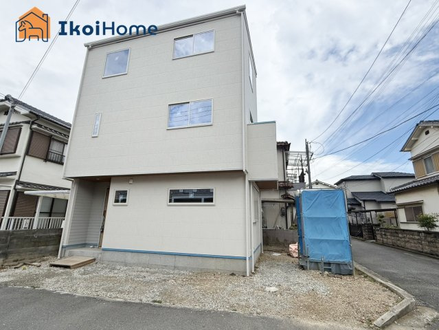 明石市二見町福里　新築戸建の駐車場|●年中無休：当日予約可●駐車スペース2台ございます！南西角地で陽当り良好！