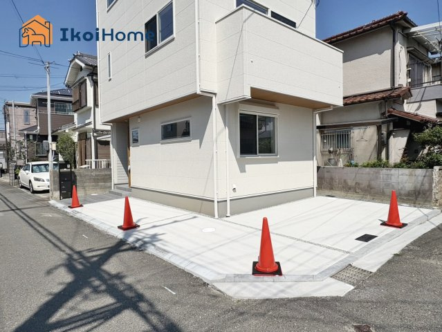 明石市二見町福里　新築戸建の駐車場|【ホームページに現地動画掲載中】●年中無休：当日予約可●駐車スペース2台ございます！南西角地！