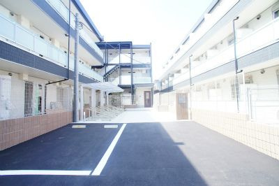 リブリプロタゴニストの駐車場