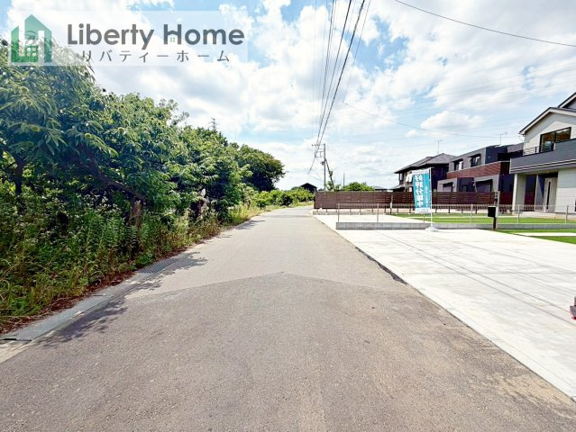 土浦市神立町　新築戸建　B号棟の前面道路含む現地写真