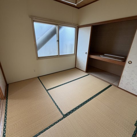 梅田ハイツの和室|日本らしい落ち着いた雰囲気の和室です