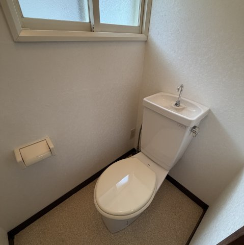 梅田ハイツのトイレ|落ち着いたトイレです