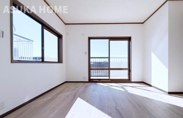 港南区下永谷の洋室|南向きのベランダがあるお部屋はお洗濯を干してもすぐ乾きそう太陽いっぱいの部屋！
