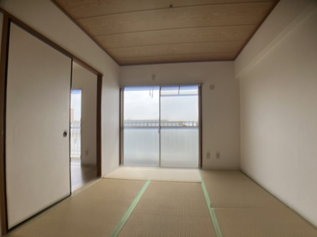 新日半田住吉ビルの和室
