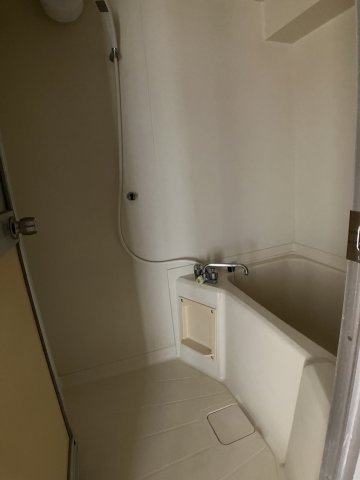新日半田住吉ビルの浴室