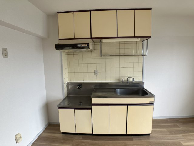 新日半田住吉ビルのキッチン