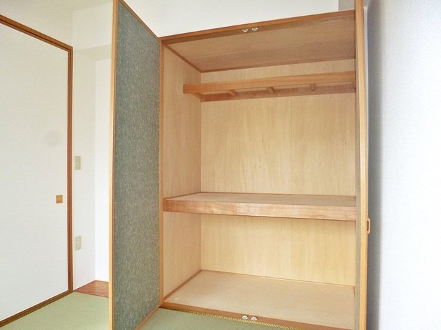 グランカーサ新小岩の収納|和室の収納は高さのある押入タイプ！