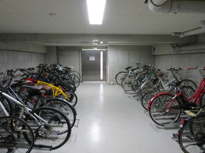 【その他共用部分】 | Ｆａｂｕｌｏｕｓ下北沢 | 敷地内屋根付駐輪場