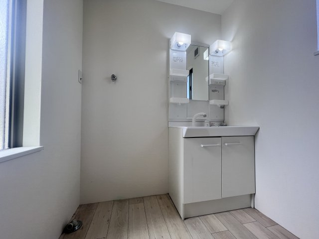 リベール京田辺D棟の洗面所|別棟の参考写真です