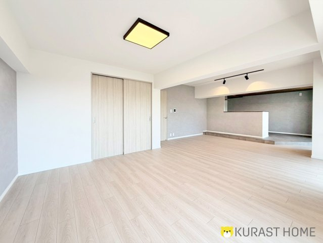 嵐山ロイアルハイツ3号棟　4階の居間・リビング