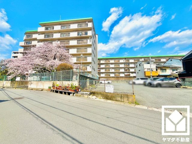 向陽セントラルハイツの外観