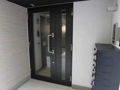 【エントランス】 | エヌエムスワサントトワ | オートロック完備です