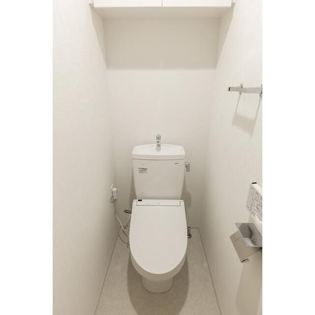 ＬＩＢＲ　ＧＲＡＮＴ世田谷等々力のトイレ|■温水洗浄便座■収納付き♪