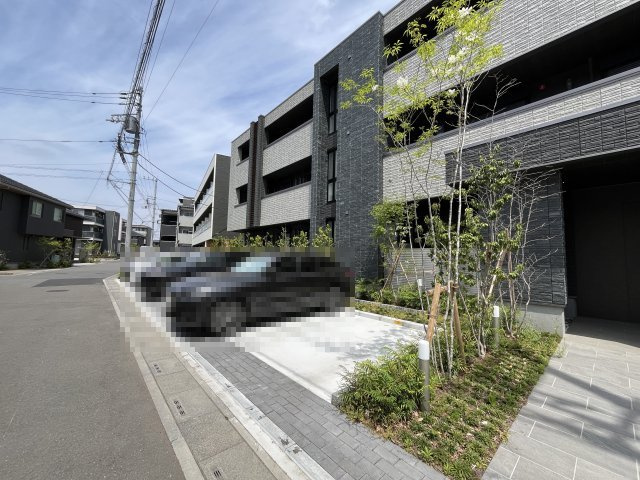 クアドリフォリオ浦和美園の駐車場